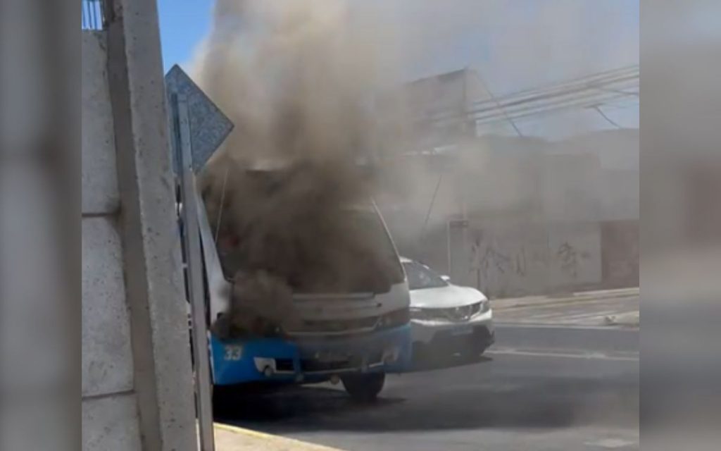 La Calera: Amago de incendio en micro dejó dos heridos