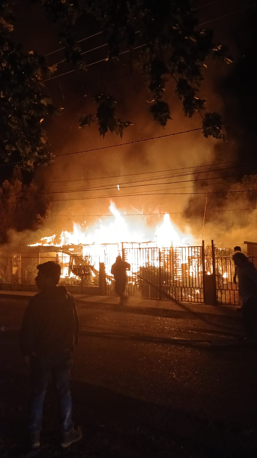 Madre e hijo, adultos mayores, murieron en incendio en Hijuelas