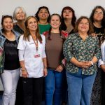 Cuidadoras de Teletón exhiben bordados artísticos dedicados a Valparaíso