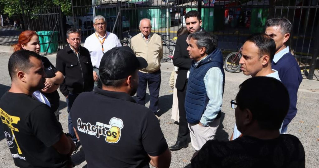 Alcalde Luis Mella y concejales anuncian intervención de seguridad en Plaza de Los Ceibos