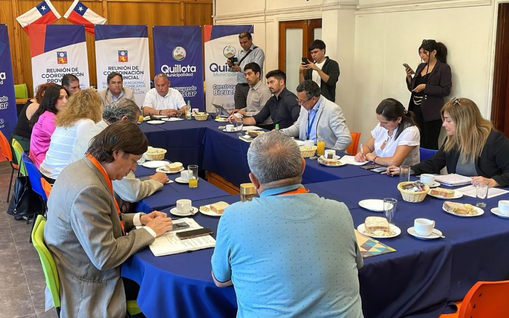 Gobernador Mundaca se reúne con los alcaldes de la provincia de Quillota