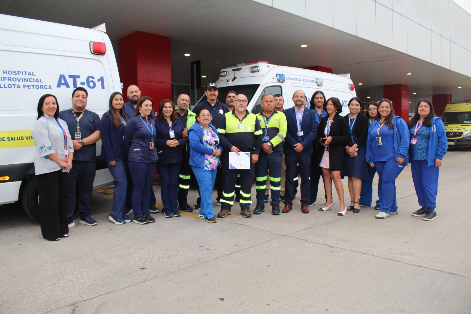 Hospital Biprovincial recibe dos nuevas ambulancias de traslado