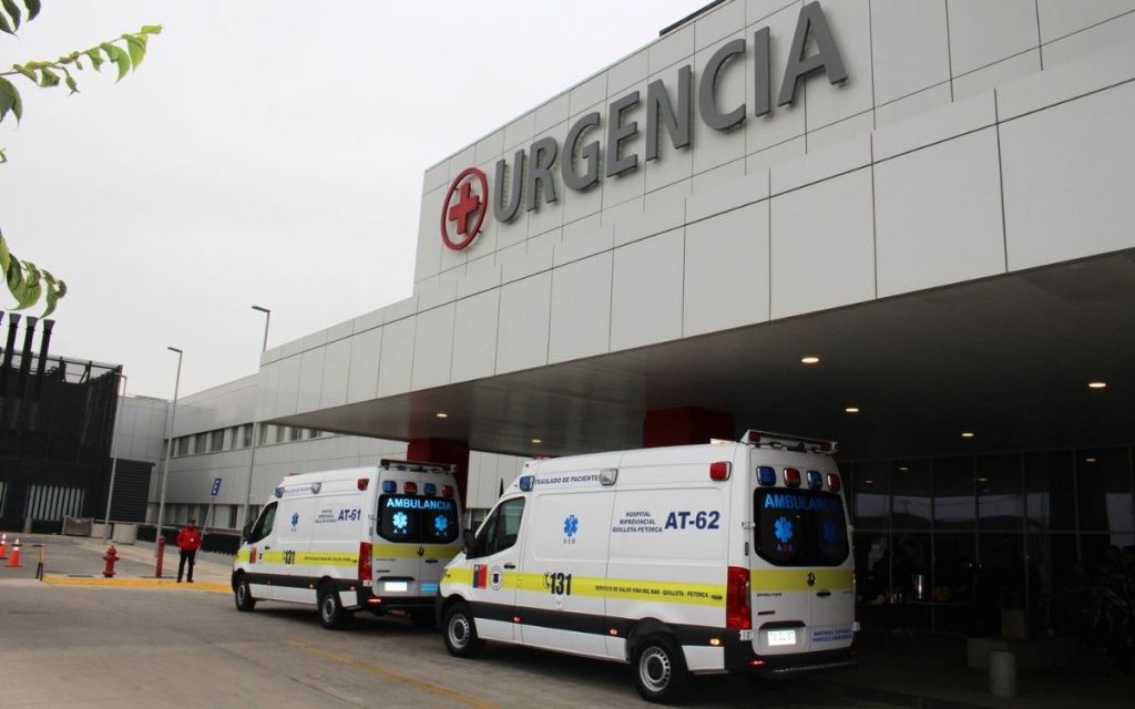 Hospital Biprovincial recibe dos nuevas ambulancias de traslado