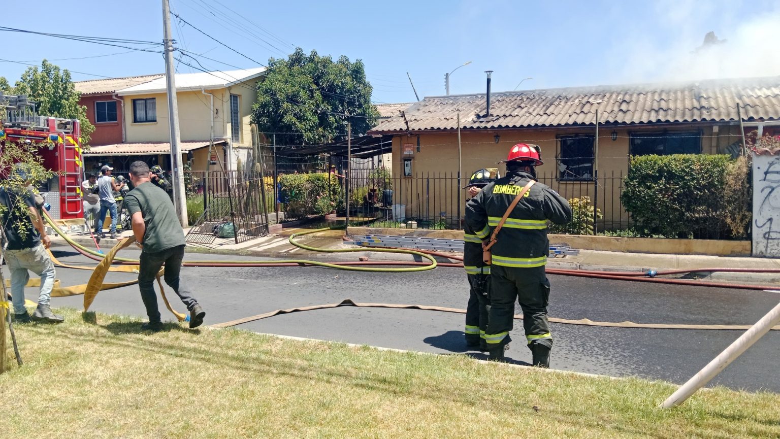 Incendio-consumio-por-completo-una-casa-en-Quillota-2025-b-1536x865.jpg