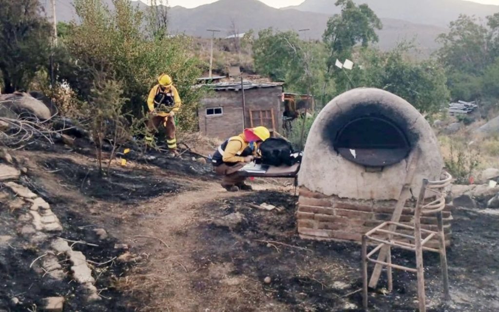 Mala manipulación de un horno de barro habría provocado fatal incendio en San Esteban