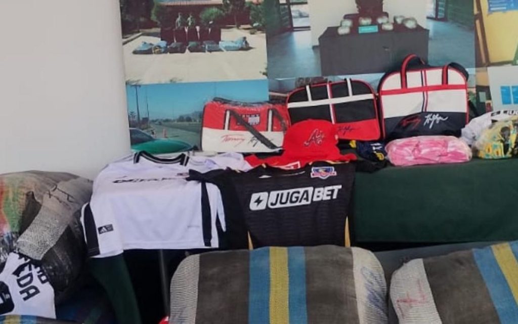 Hijuelas: Descubren millonario cargamento con camisetas de fútbol falsificadas