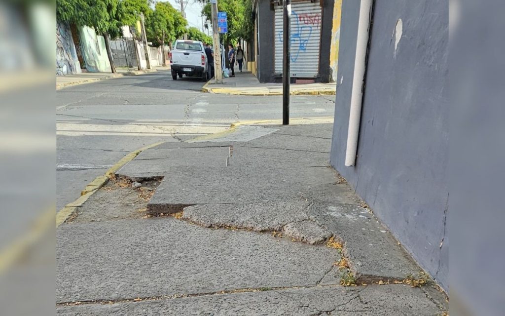 Estas son las veredas con mayor deterioro en el centro de Quillota