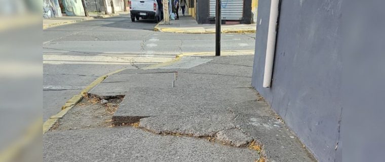 Estas son las veredas con mayor deterioro en el centro de Quillota