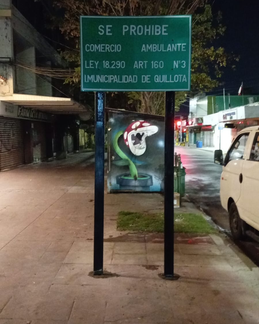 Instalaron letreros para prevenir el comercio ambulante en Quillota